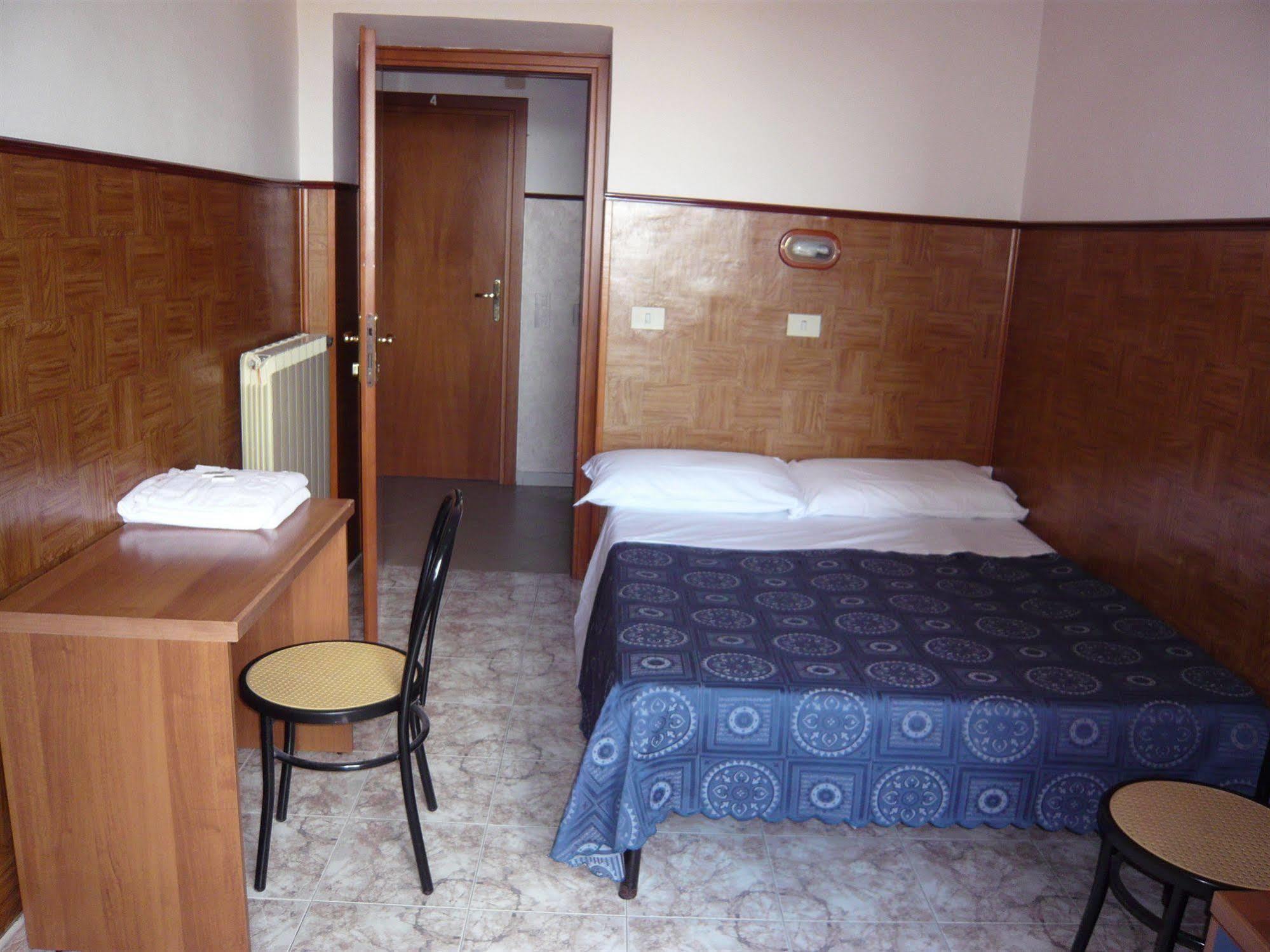 Cressy Hotel Roma Ngoại thất bức ảnh